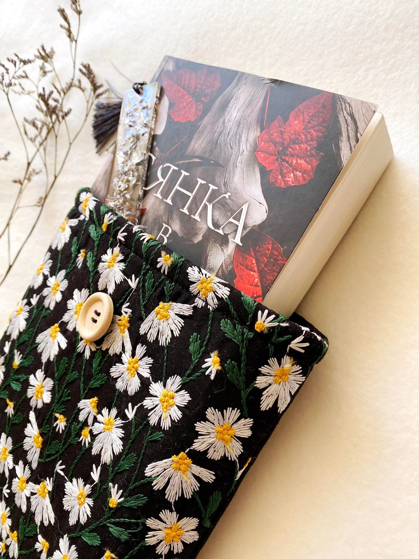 Embroidered Black Daisy Book Sleeve