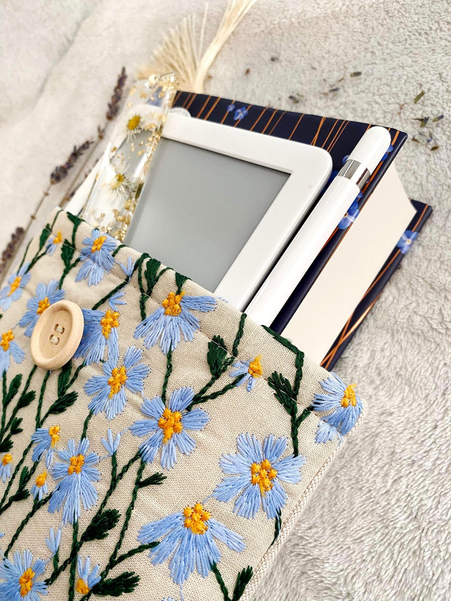Embroidered Blue Daisy Book Sleeve