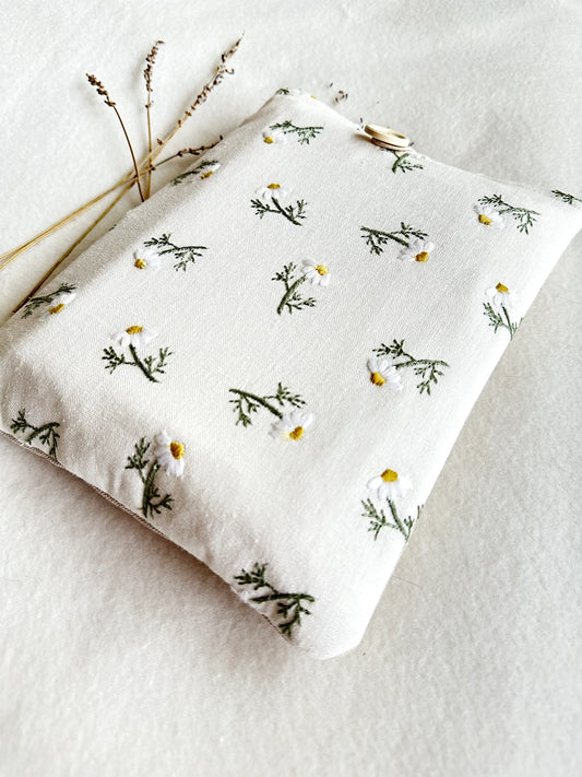 Embroidered White Daisy Book Sleeve
