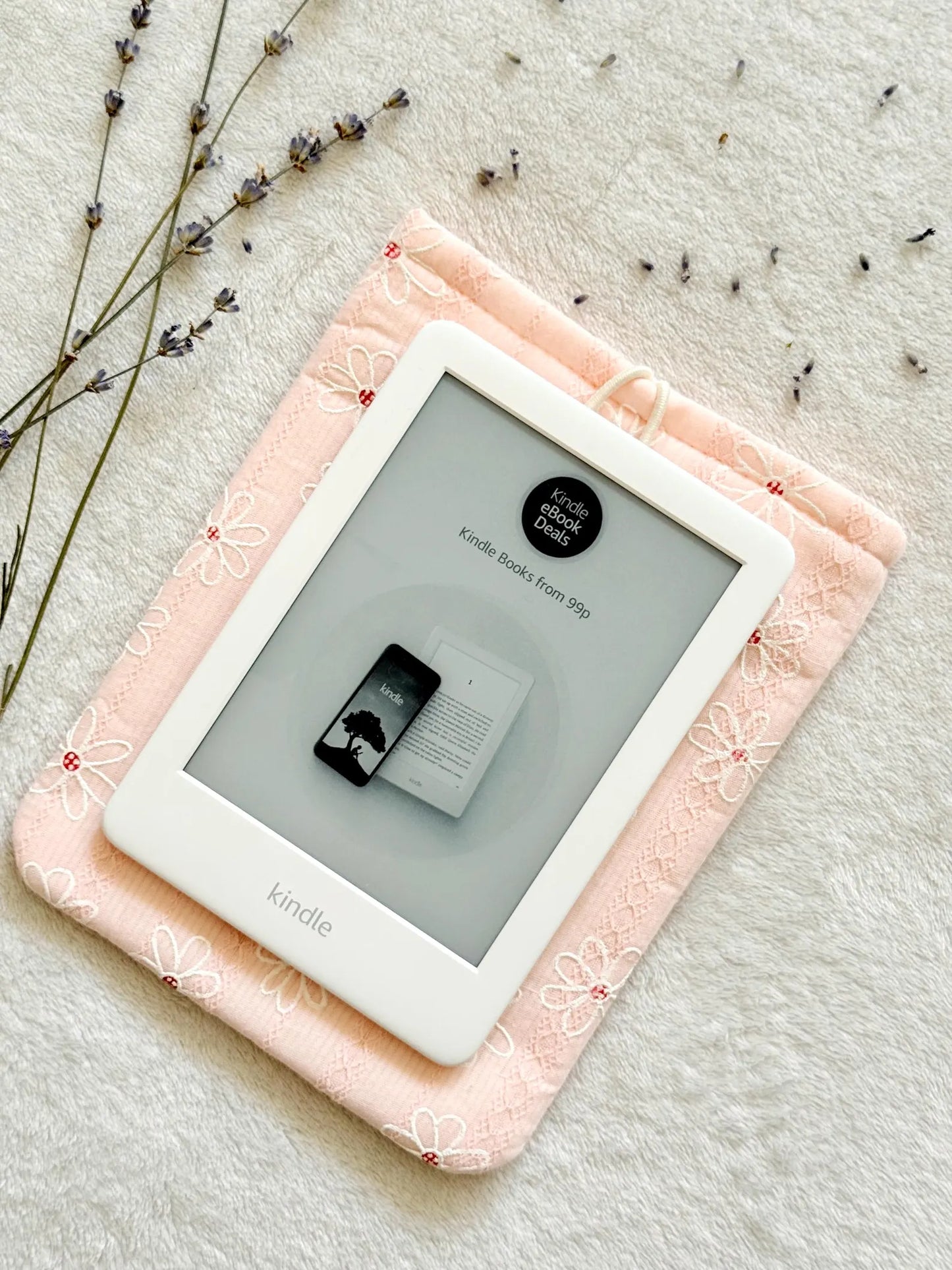Embroidered Pink Daisy E-Reader Sleeve