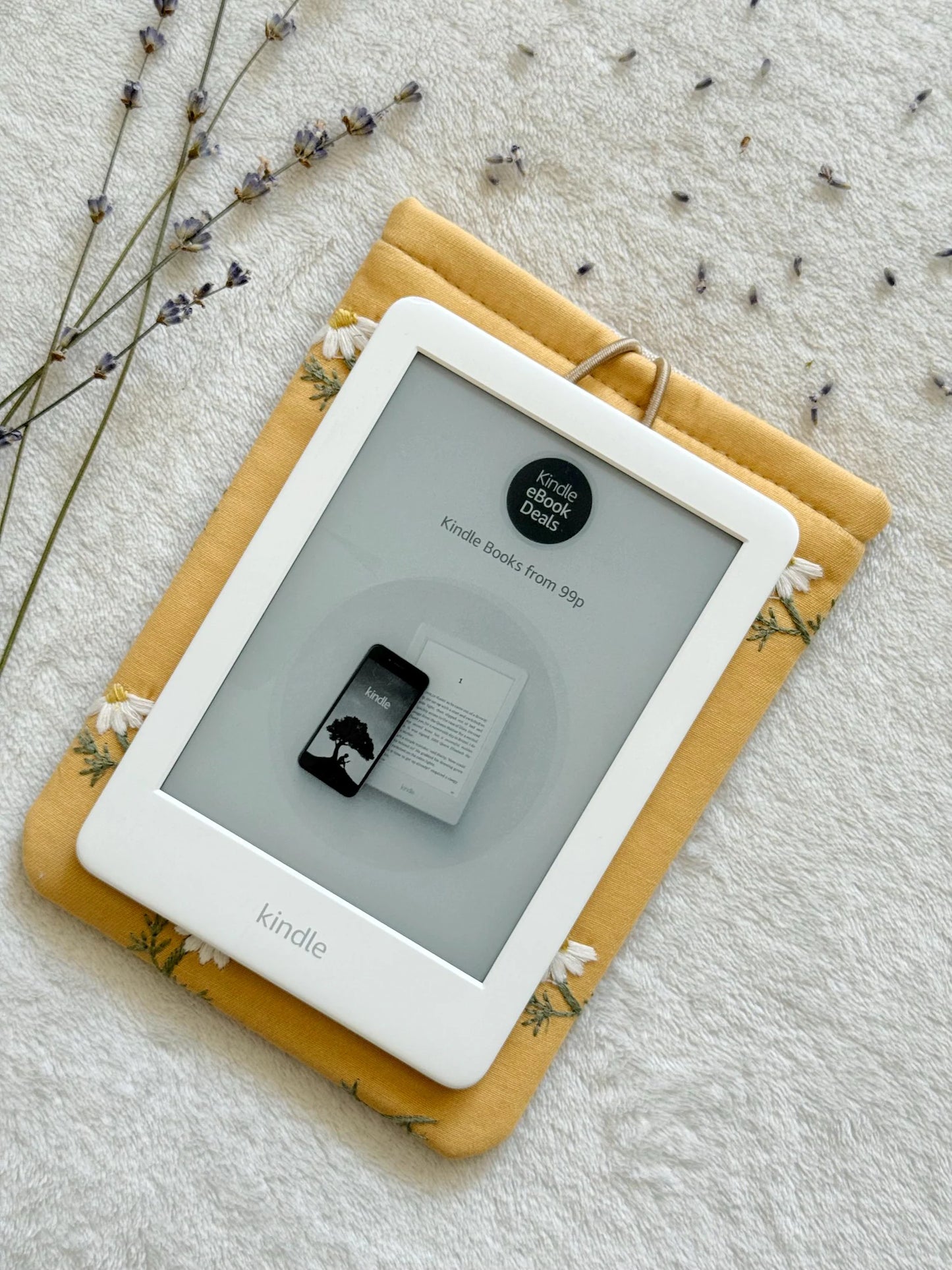 Embroidered Mustard Daisy E-Reader Sleeve