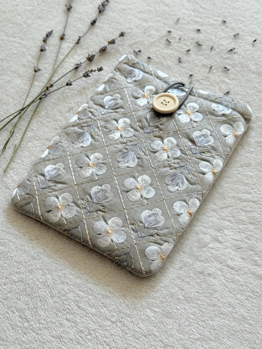Embroidered Ice Blue Daisy E-Reader Sleeve