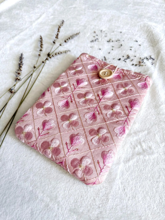 Embroidered Pink Daisy E-Reader Sleeve