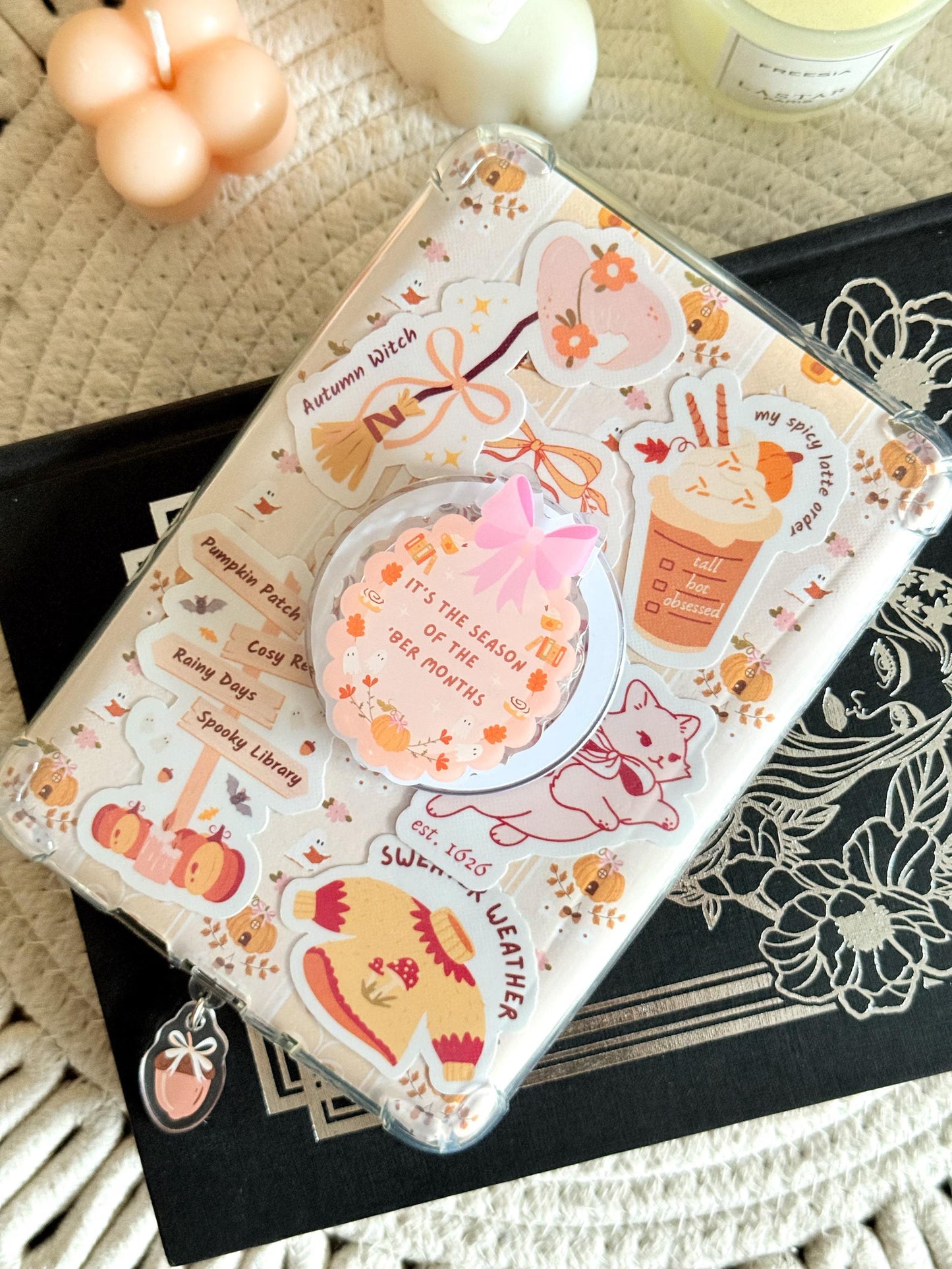 Autumn Magnetic E-Reader Grip