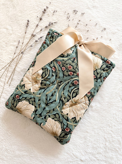 William Morris Bow Tie Book Sleeve (Green)