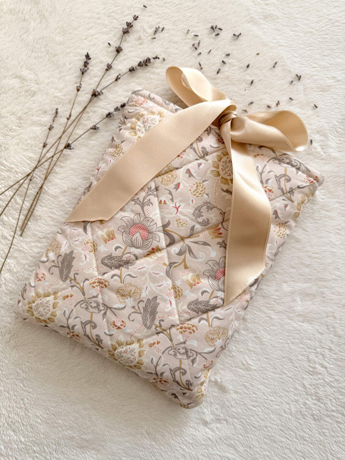 William Morris Bow Tie Book Sleeve (Blush Pink)