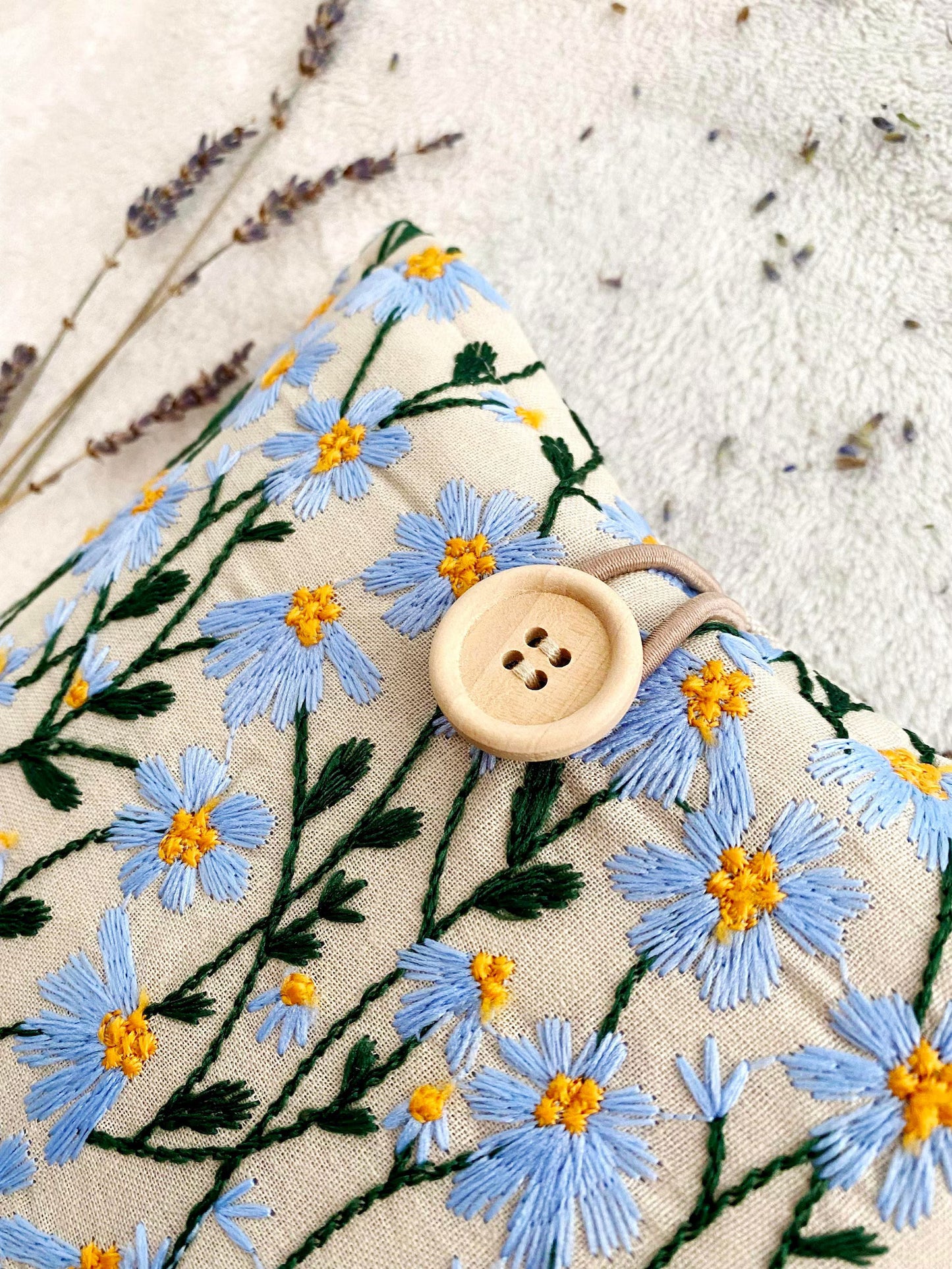 Embroidered Blue Daisy Book Sleeve