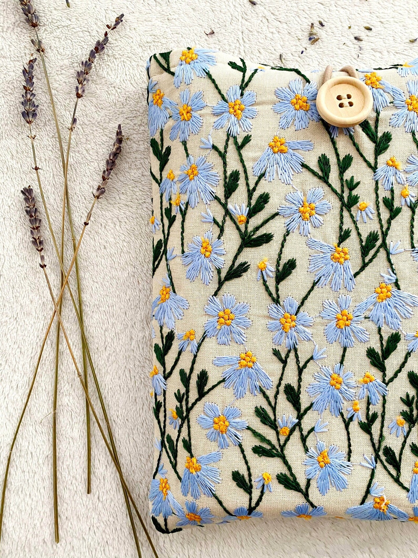 Embroidered Blue Daisy Book Sleeve