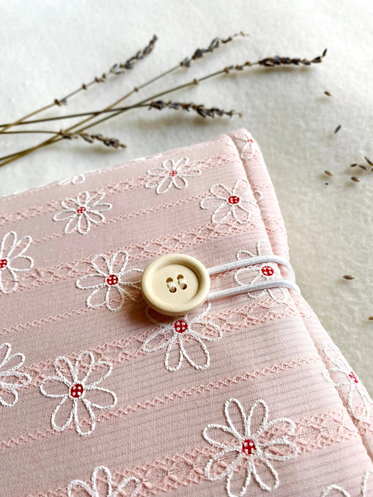 Embroidered Pink Daisy Book Sleeve