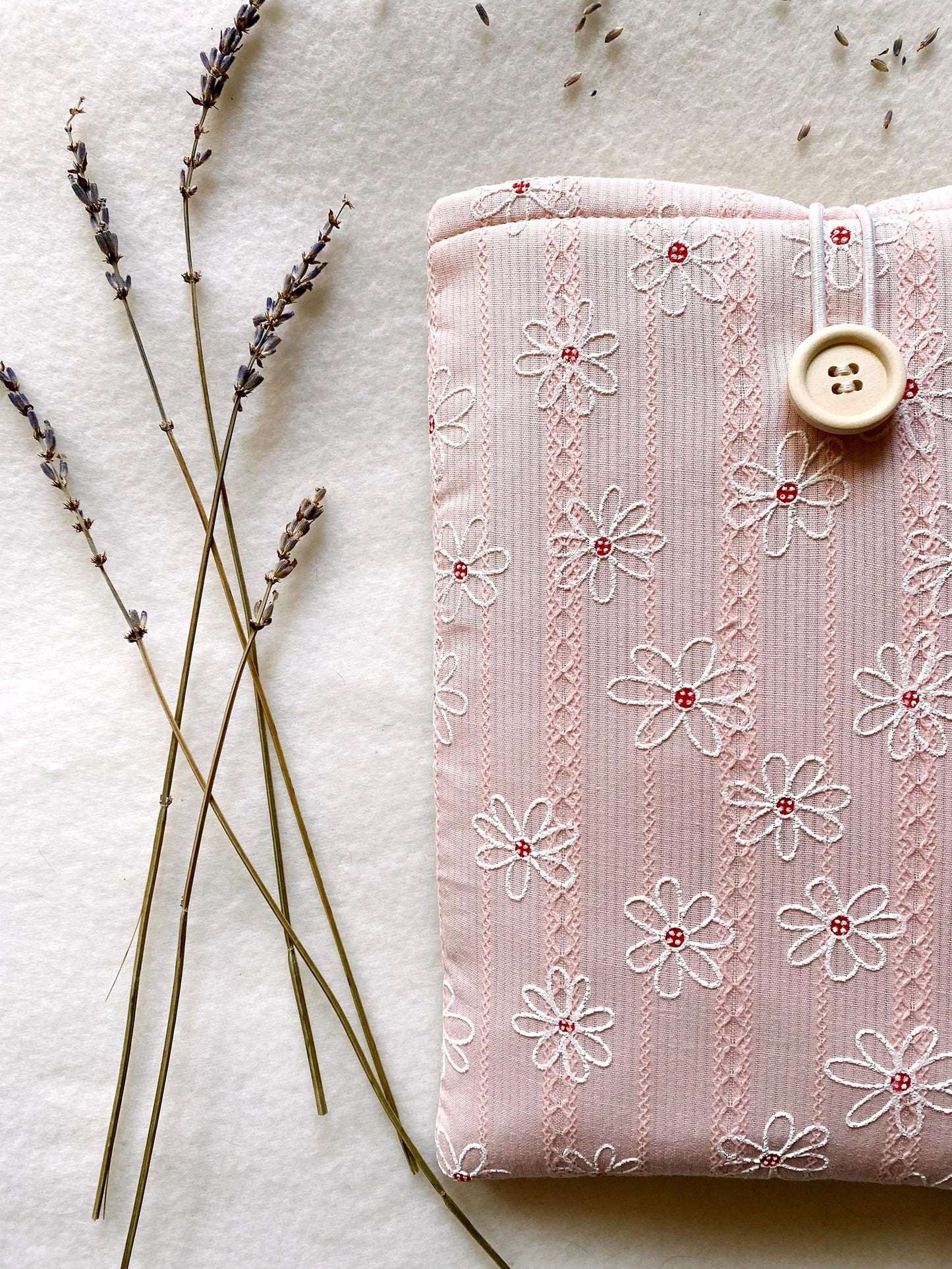 Embroidered Pink Daisy Book Sleeve