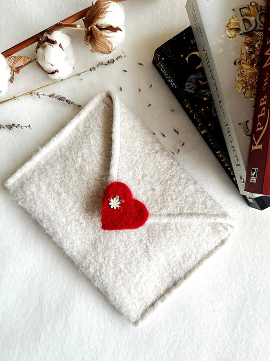 Love Letter Woollen E-Reader Purse