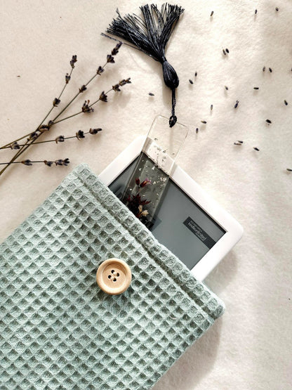 Light Waffle E-Reader Sleeve