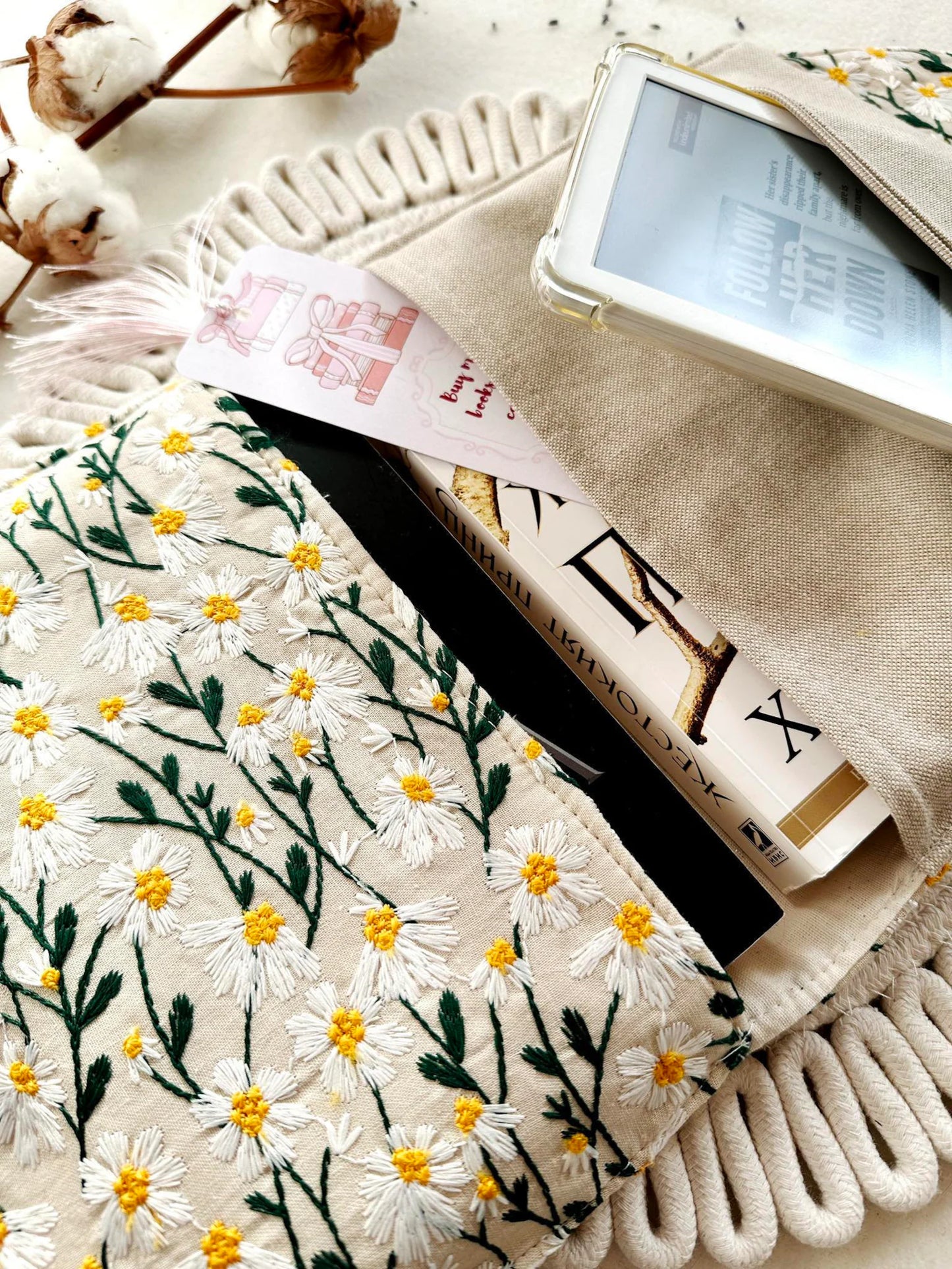 Embroidered Daisy Double Book Sleeve