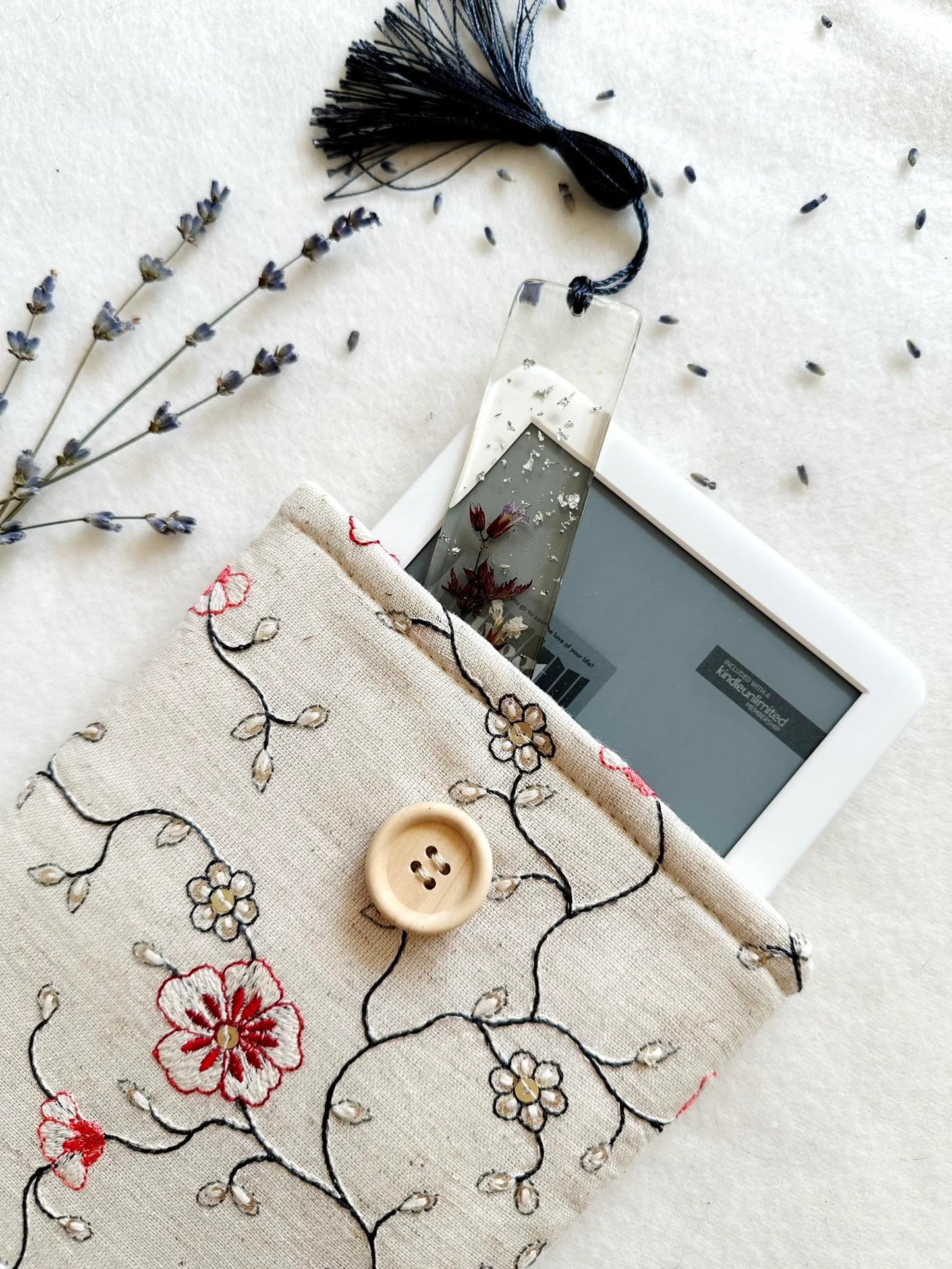 Embroidered Beige Floral E-Reader Sleeve