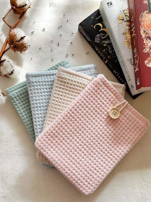 Light Waffle E-Reader Sleeve