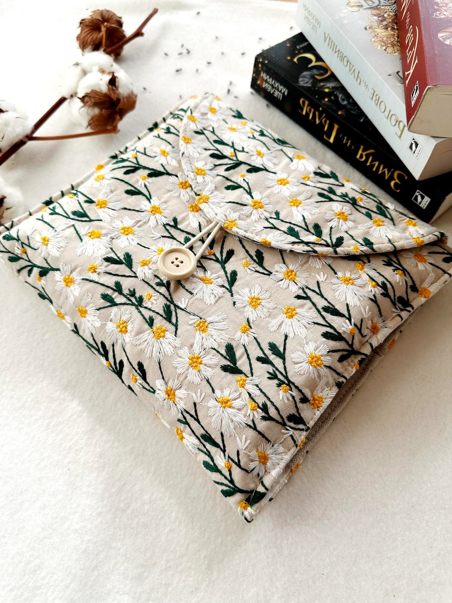 Embroidered Daisy Double Book Sleeve
