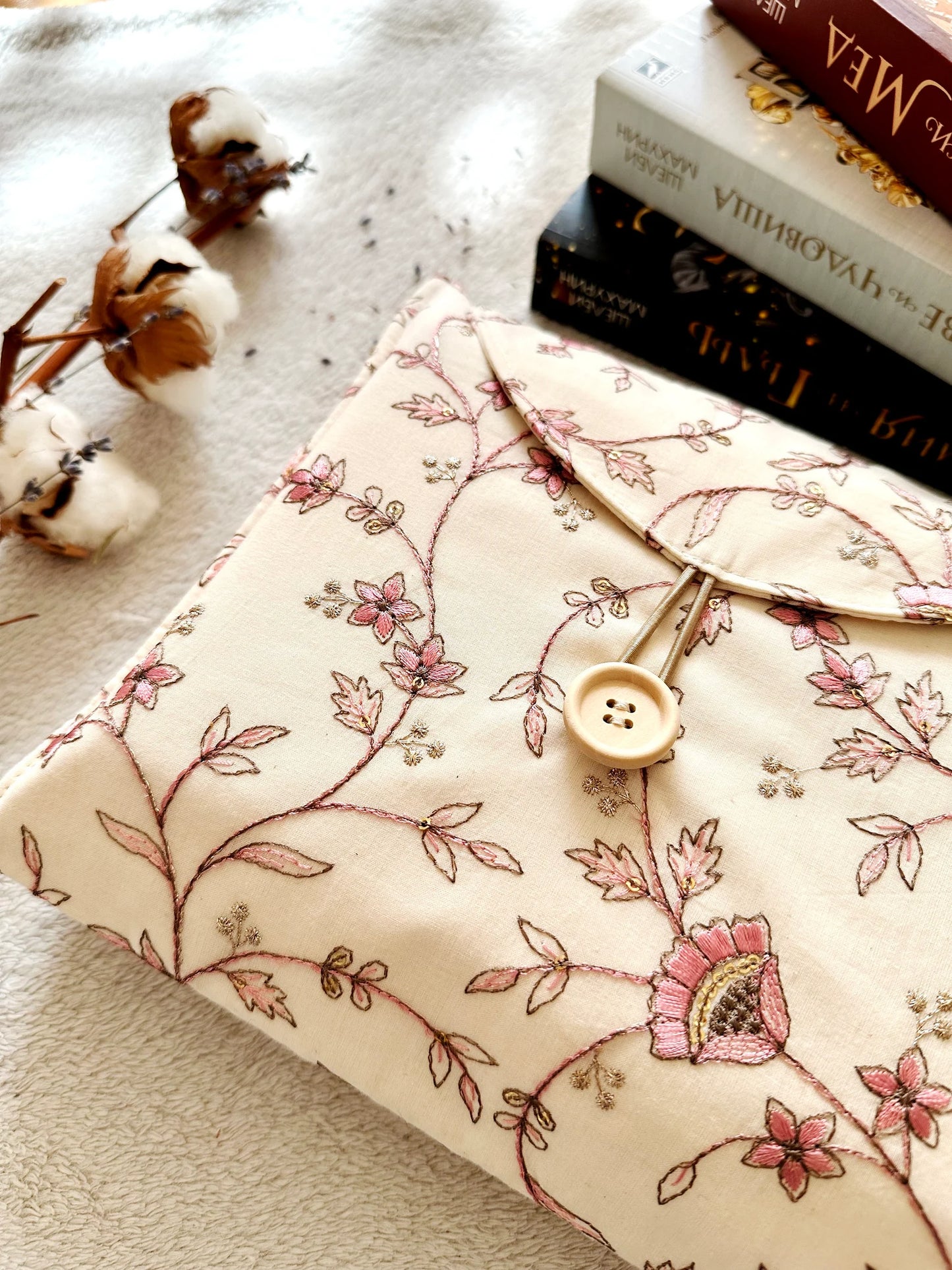 Embroidered Pentas Double Book Sleeve