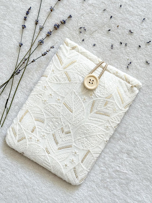 Embroidered Leaf E-Reader Sleeve