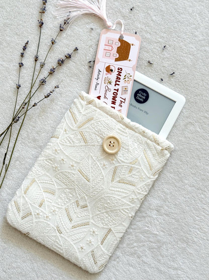 Embroidered Leaf E-Reader Sleeve