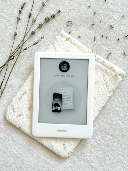 Embroidered Leaf E-Reader Sleeve