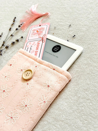 Embroidered Pink Daisy E-Reader Sleeve