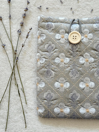 Embroidered Ice Blue Daisy E-Reader Sleeve