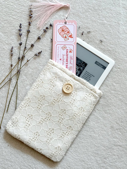 Embroidered White Floral E-Reader Sleeve