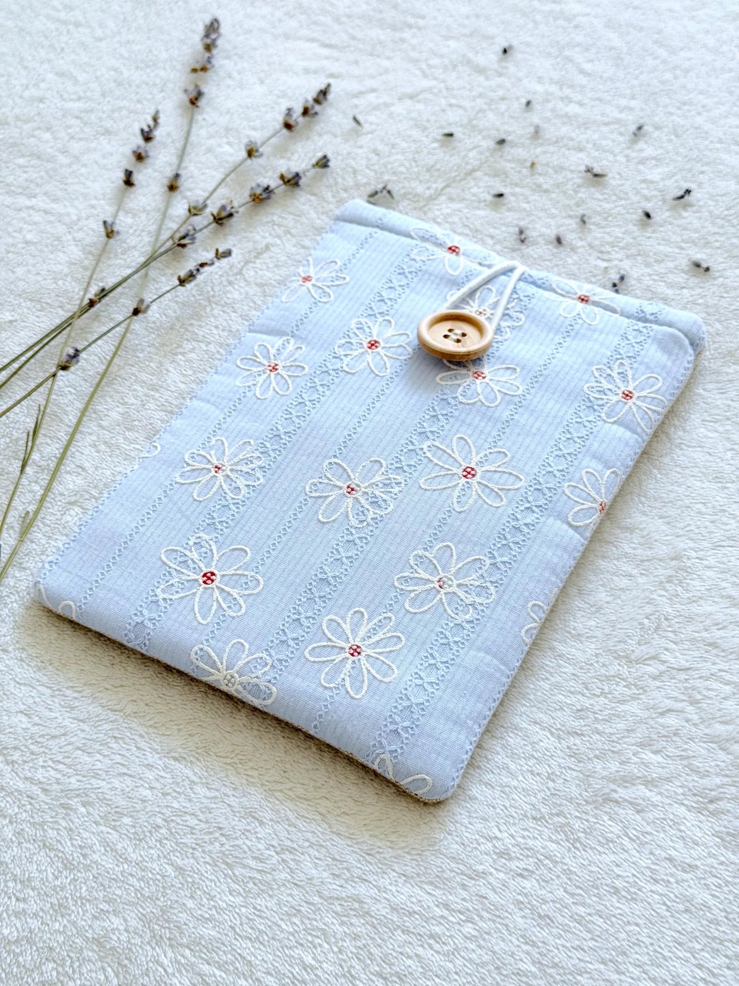 Embroidered Blue Daisy E-Reader Sleeve