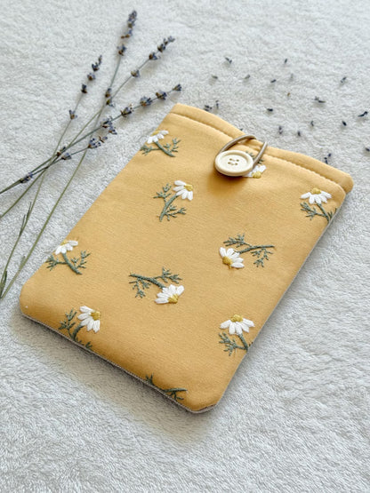 Embroidered Mustard Daisy E-Reader Sleeve