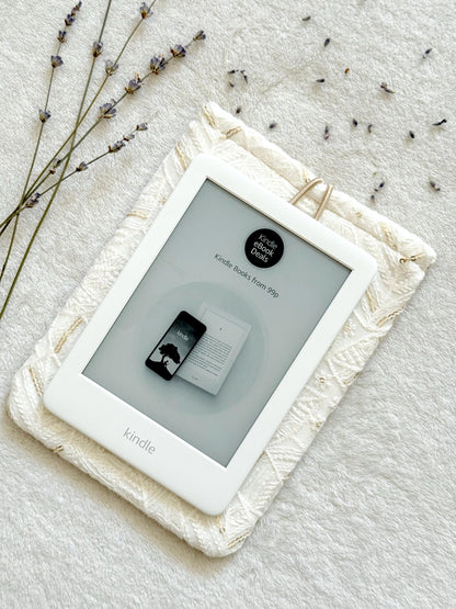 Embroidered Leaf E-Reader Sleeve