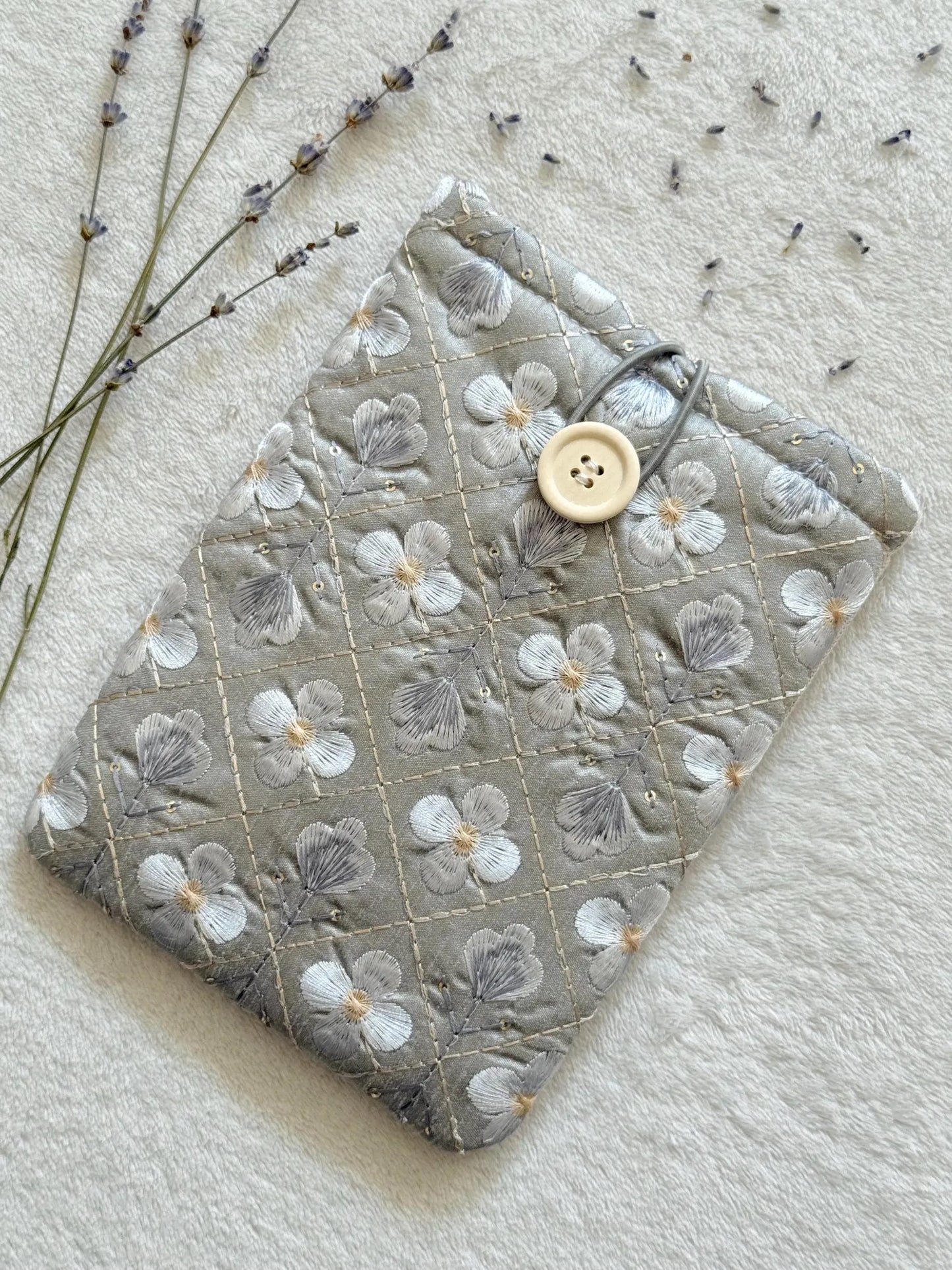 Embroidered Ice Blue Daisy E-Reader Sleeve