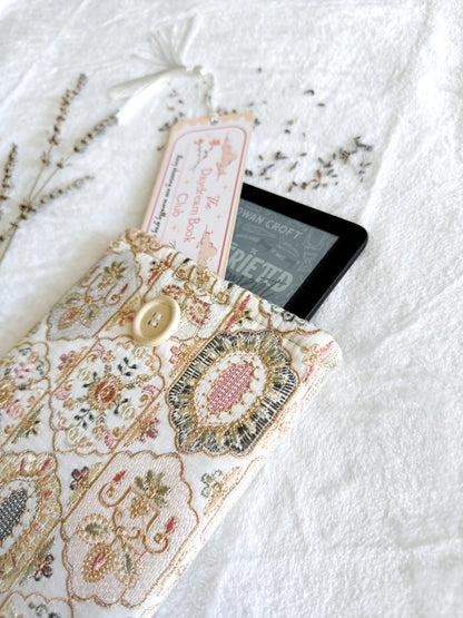 Embroidered White Rhomboid Floral E-Reader Sleeve