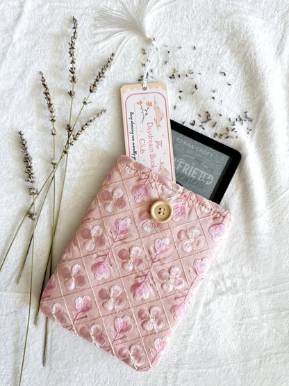 Embroidered Pink Daisy E-Reader Sleeve