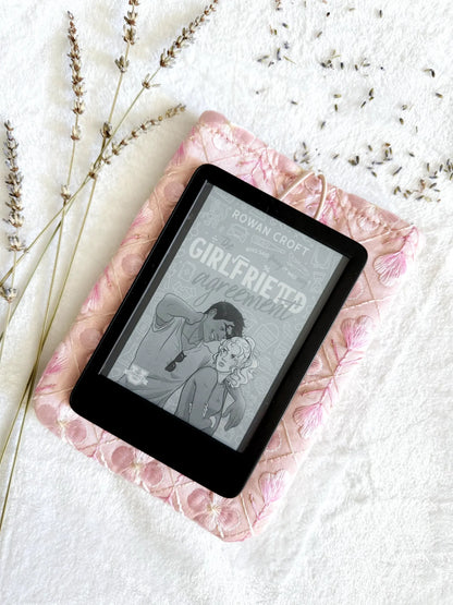 Embroidered Pink Daisy E-Reader Sleeve