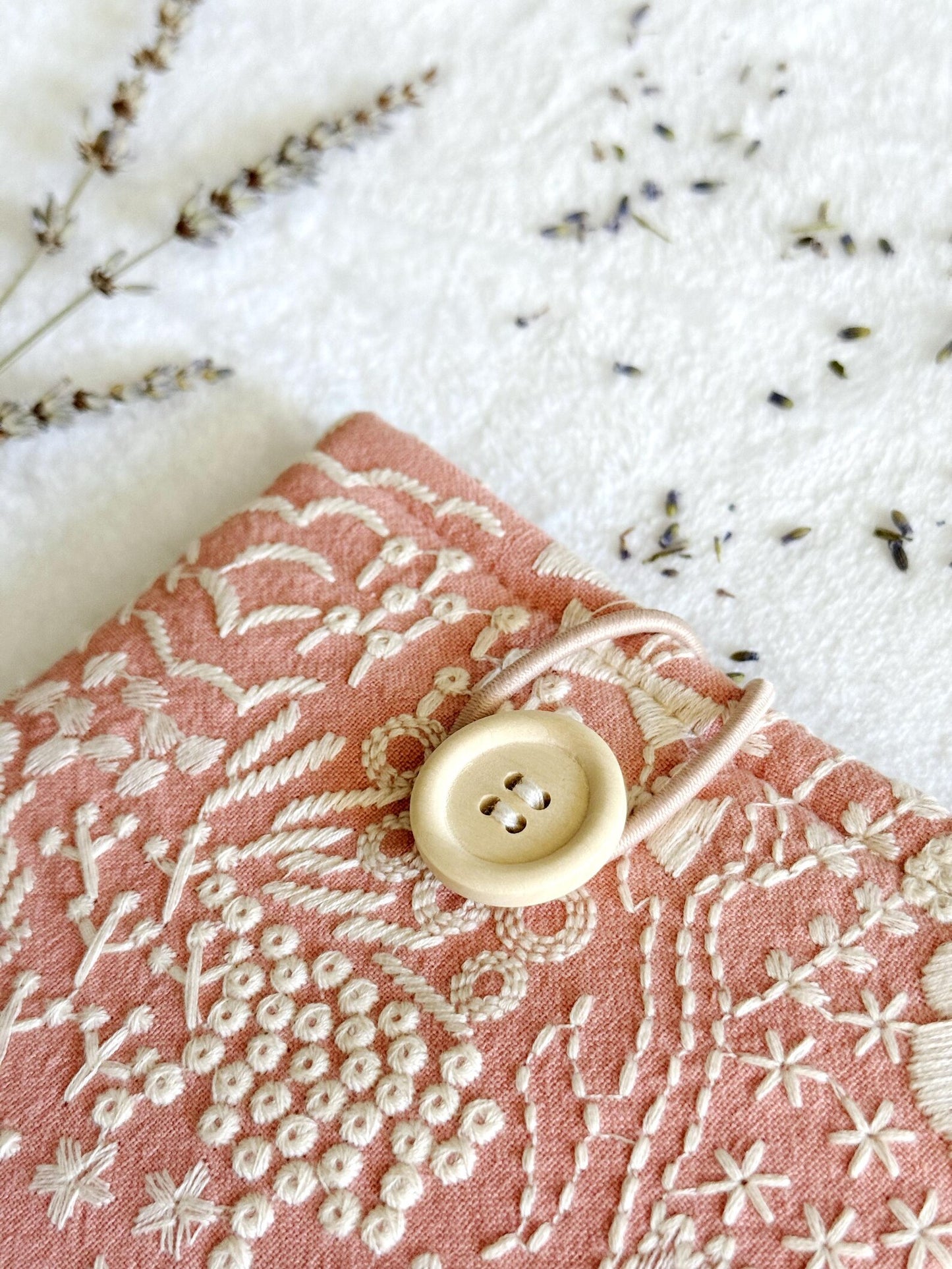 Embroidered Coral Daisy E-Reader Sleeve