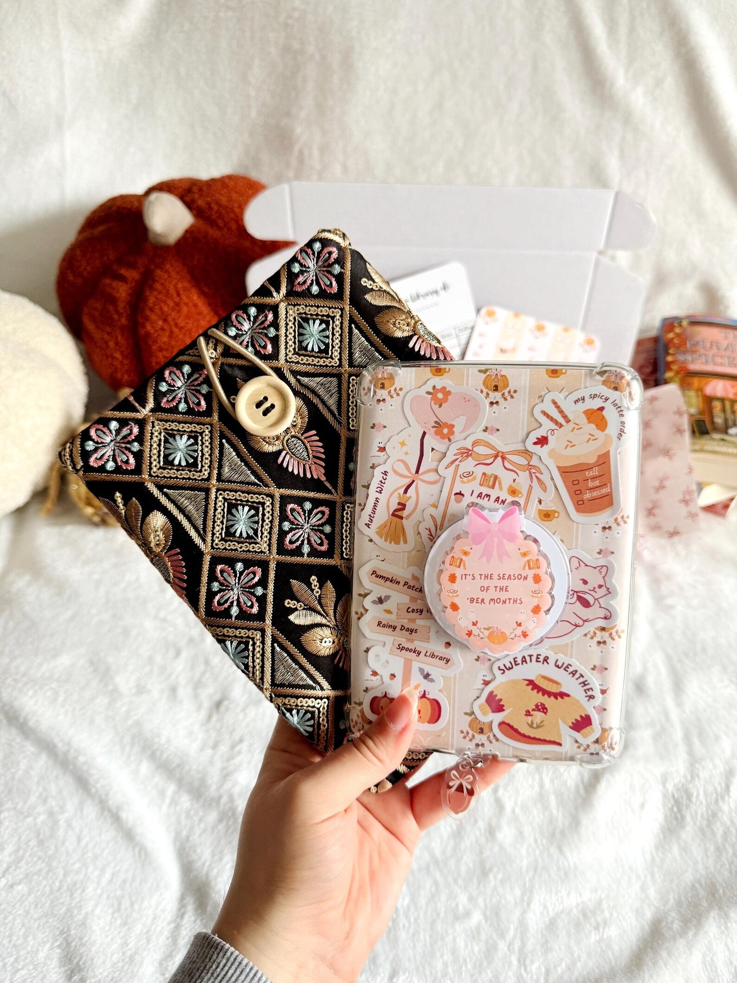 Autumn- Decorate My E-Reader Box