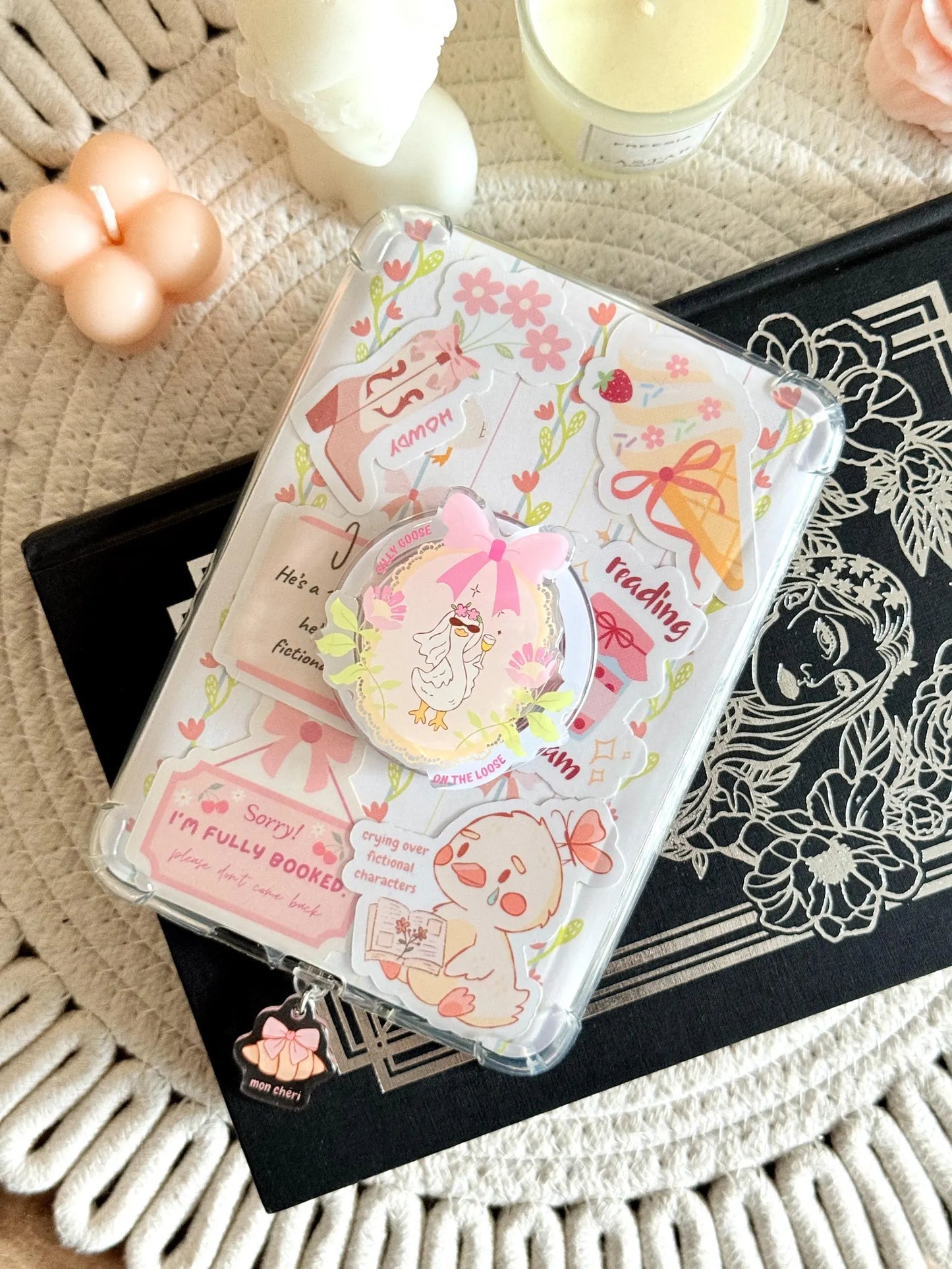 Silly Goose Magnetic E-Reader Grip
