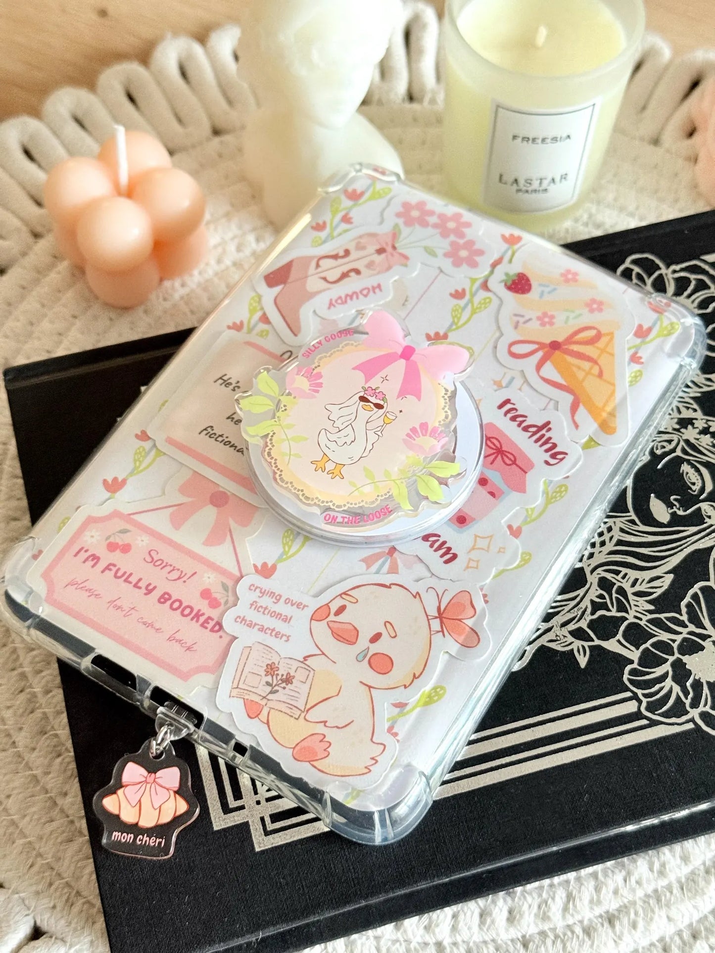 Silly Goose Magnetic E-Reader Grip