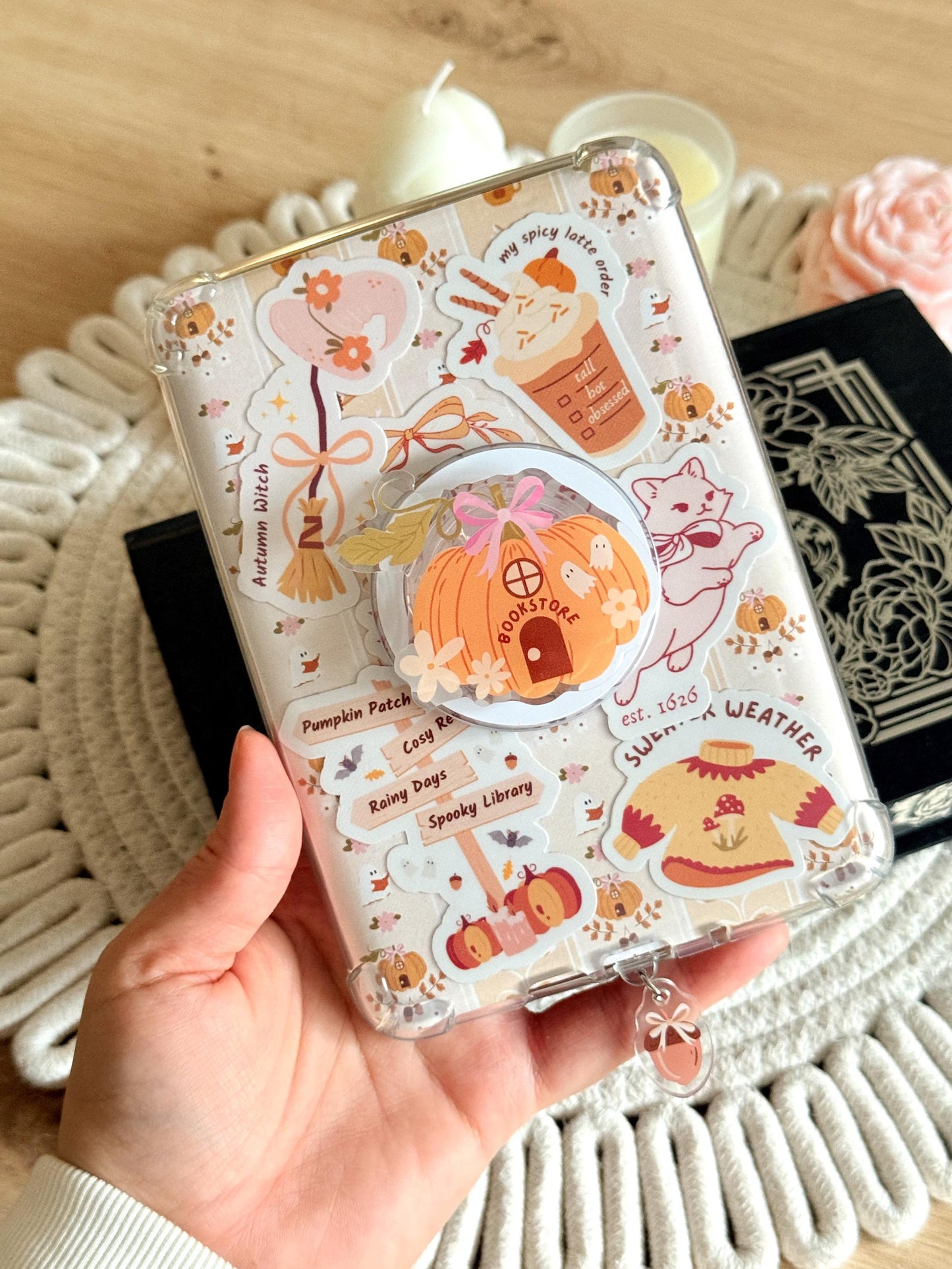Pumpkin Bookstore Magnetic E-Reader Grip