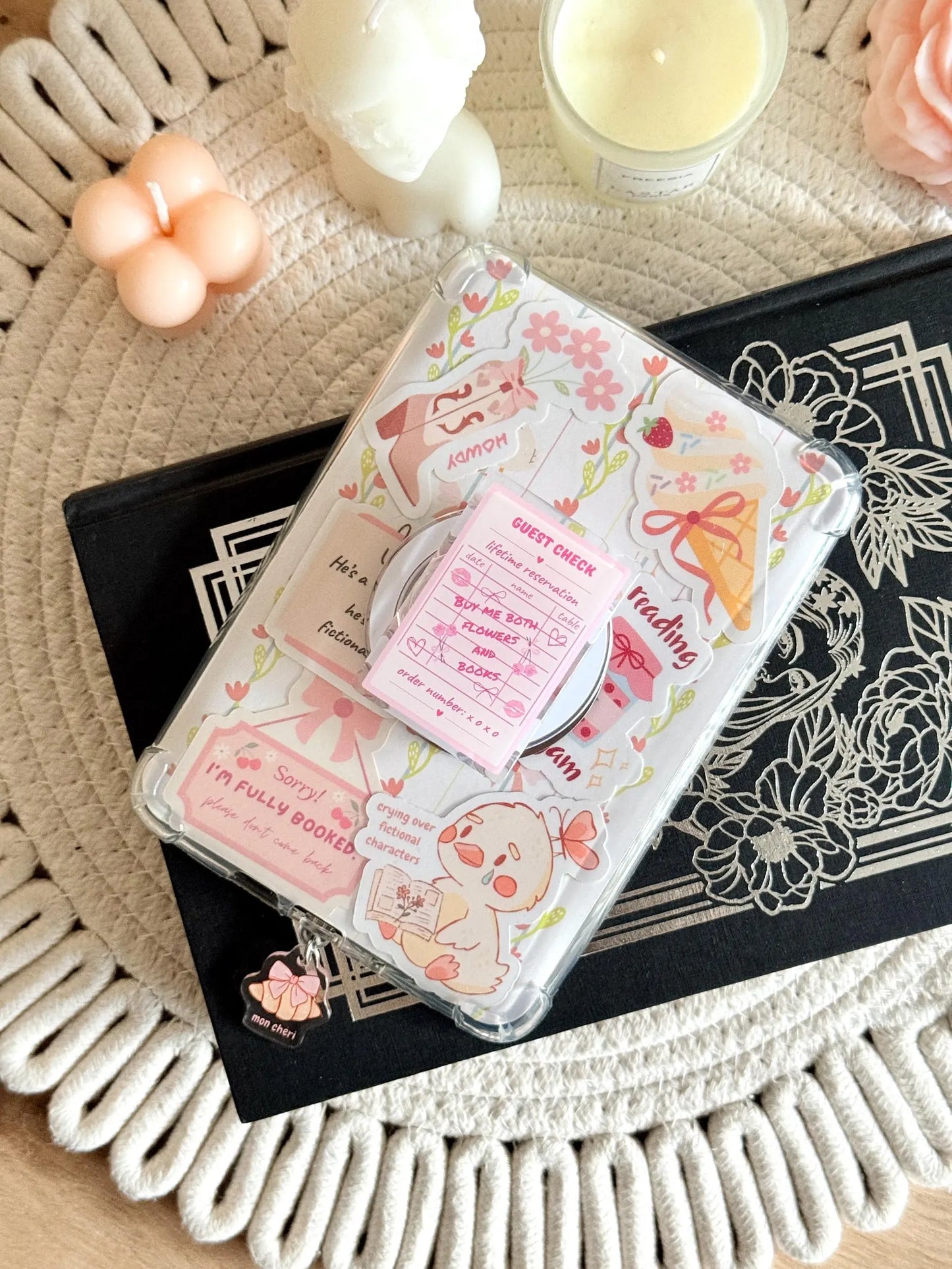 Guest Check Magnetic E-Reader Grip
