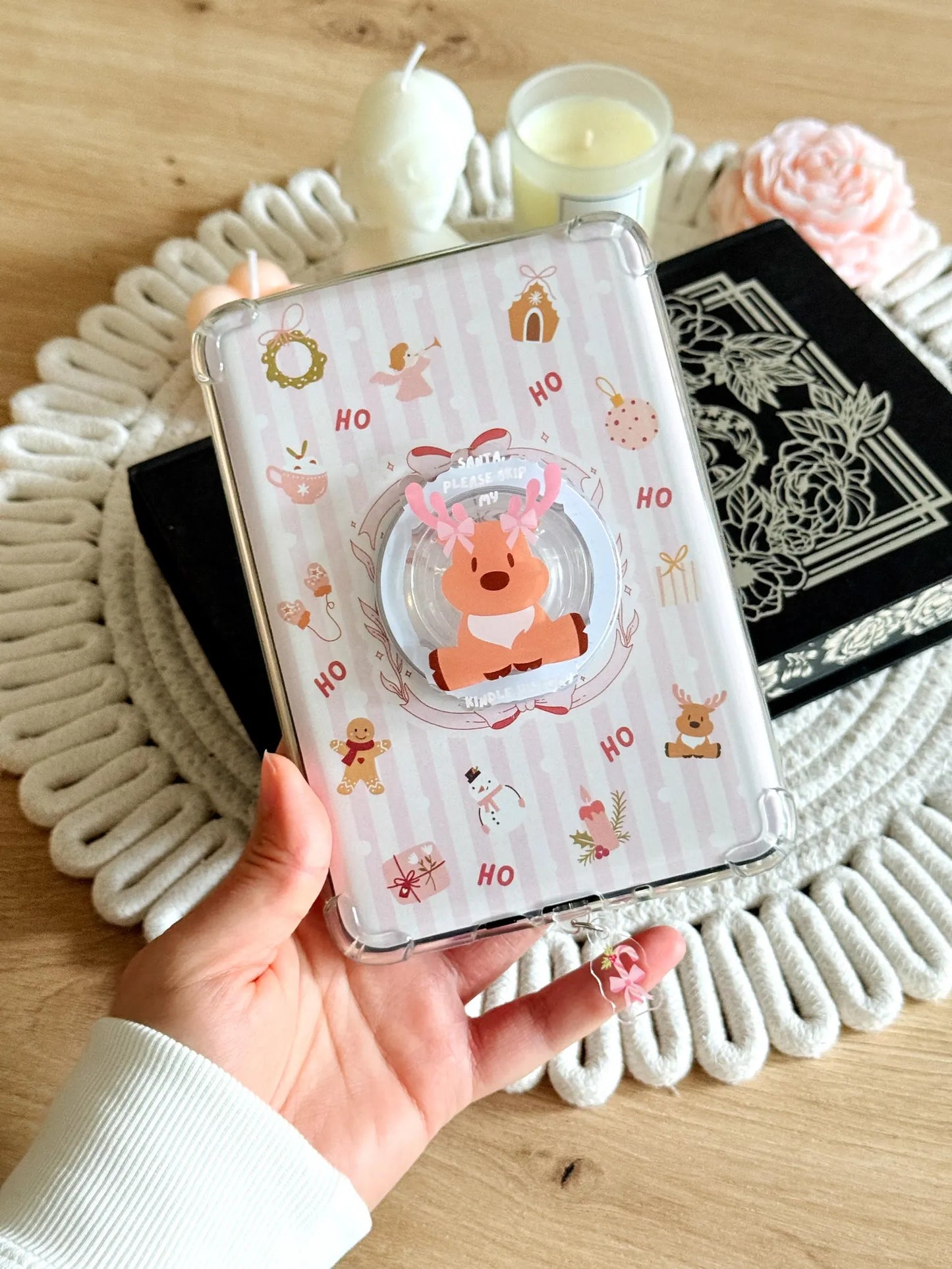 Reindeer Magnetic E-Reader Grip