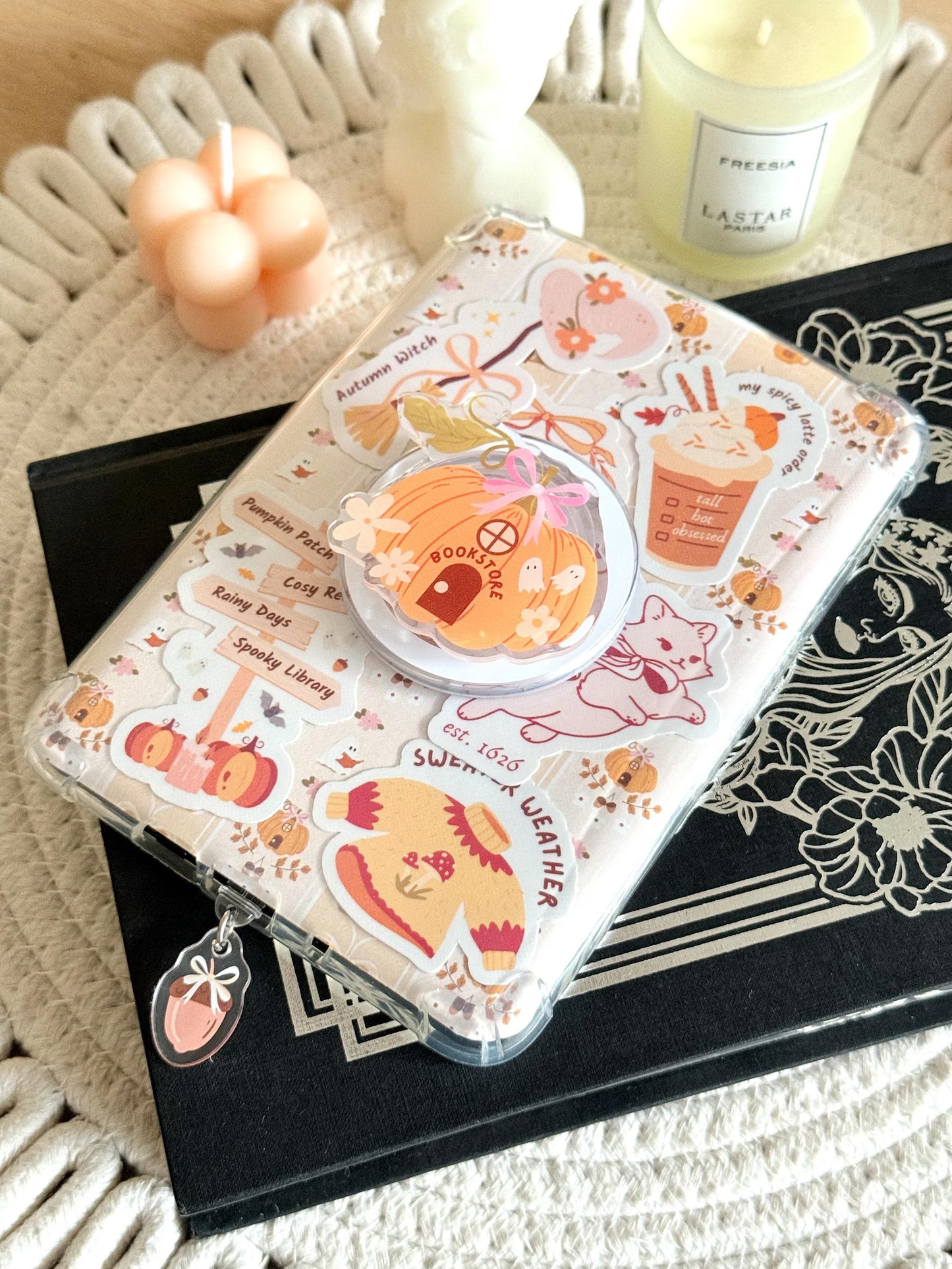 Pumpkin Bookstore Magnetic E-Reader Grip