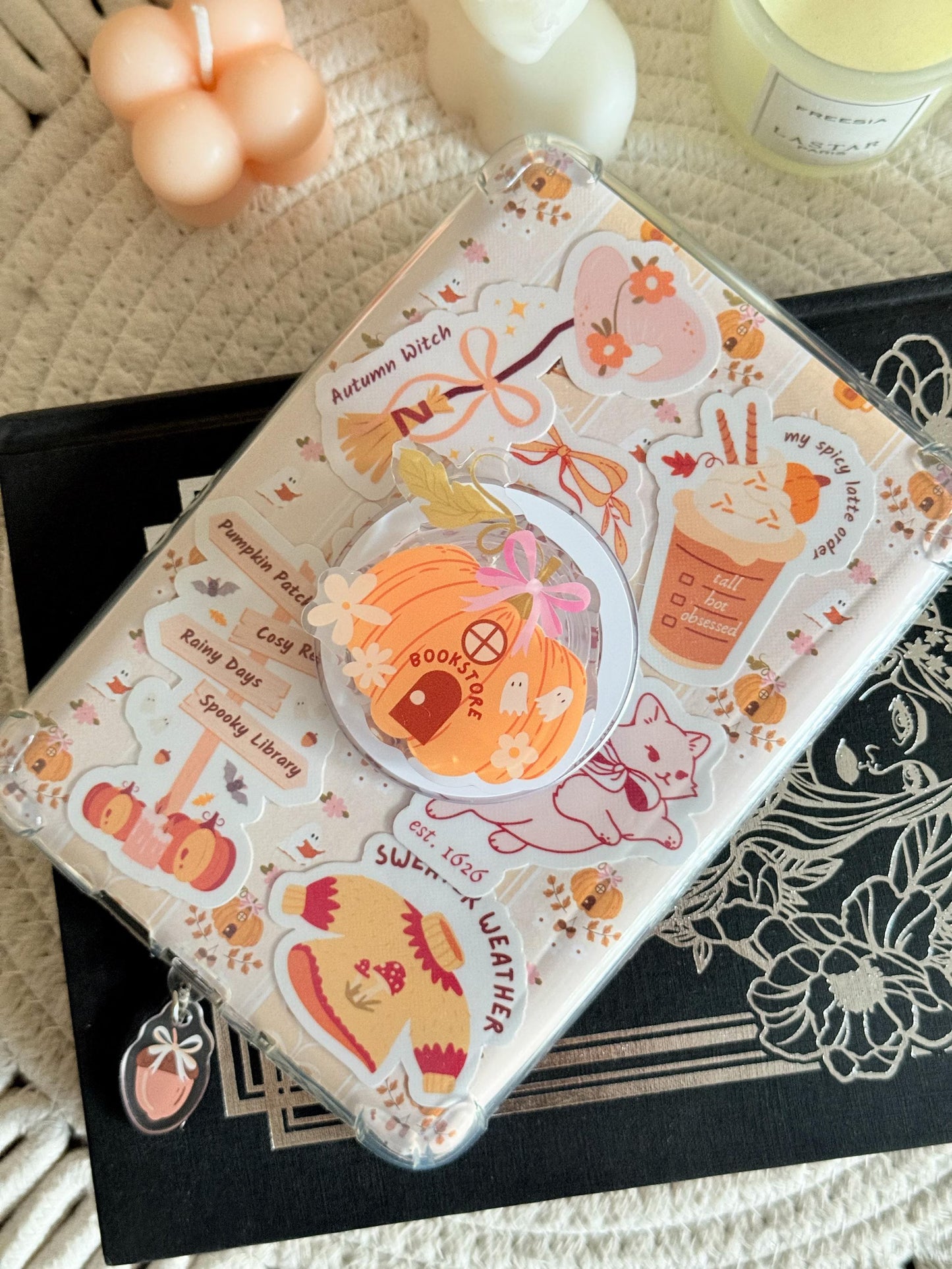 Pumpkin Bookstore Magnetic E-Reader Grip