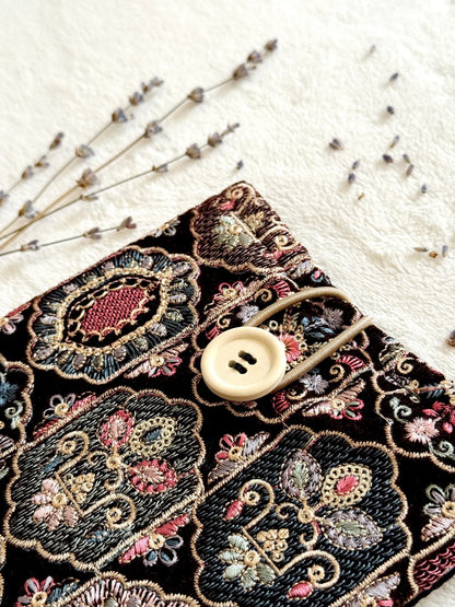 Embroidered Brown Rhomboid Floral E-Reader Sleeve