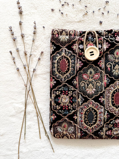 Embroidered Brown Rhomboid Floral E-Reader Sleeve