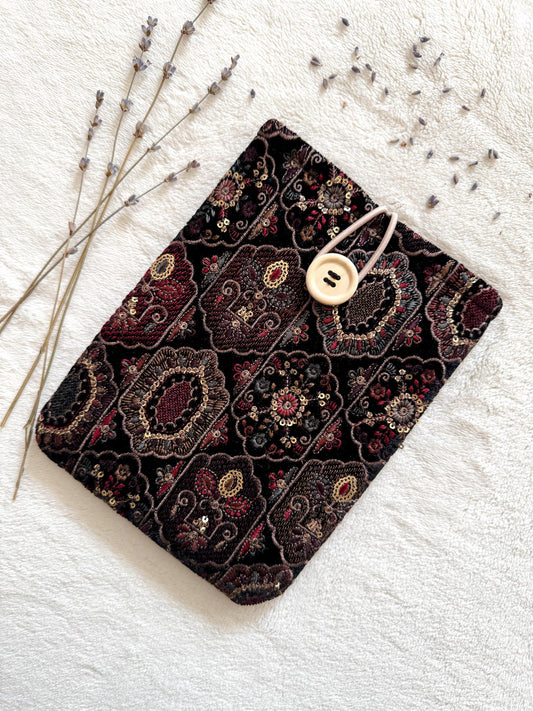 Embroidered Red Rhomboid E-Reader Sleeve