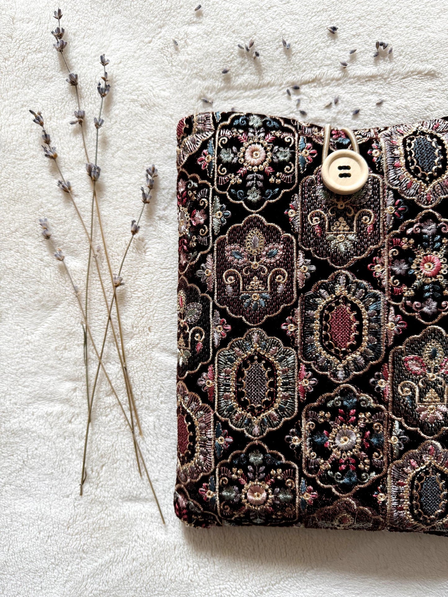 Embroidered Rhomboid Book Sleeve