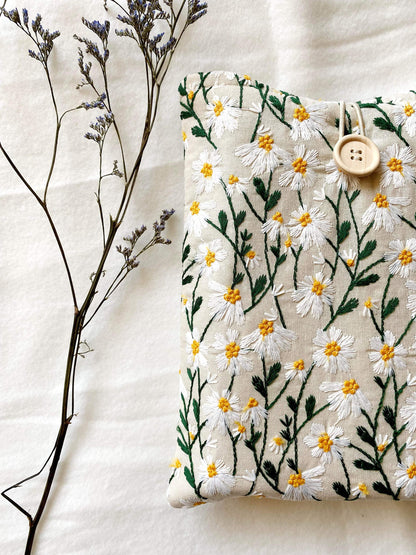 Embroidered Daisy Book Sleeve