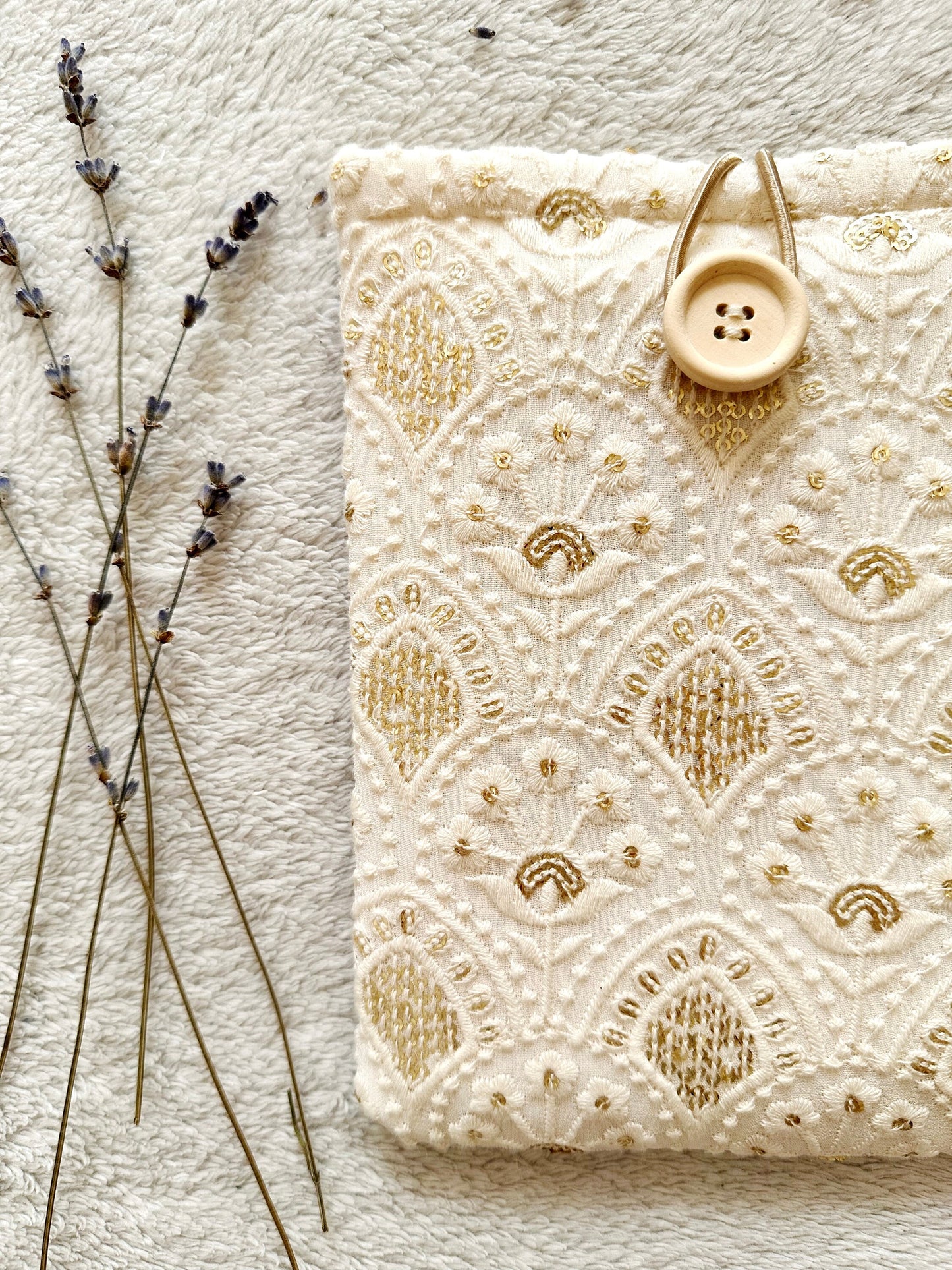 Embroidered Sequin Kindle & Kobo Sleeve