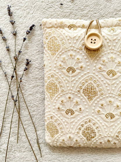 Embroidered Sequin Kindle & Kobo Sleeve